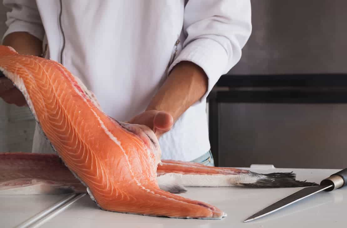 How long can you keep raw salmon in the fridge