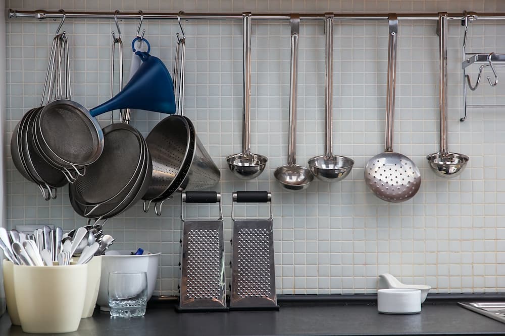How to Clean and Sanitize Your Kitchen Drying Rack